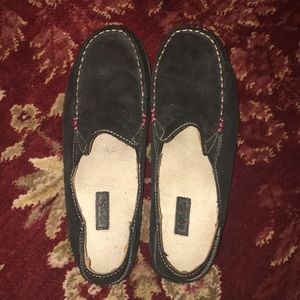 Olu Kai Slip On Shoes (Nohea Nubuck)